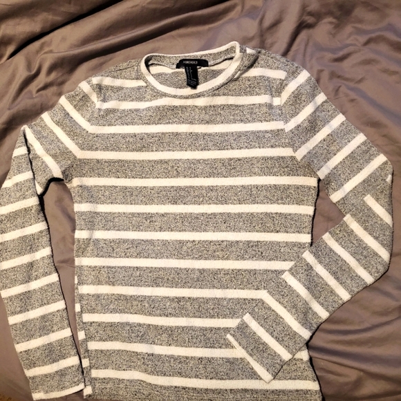 Forever 21 Sweaters - 🍍FOREVER 21-sweater